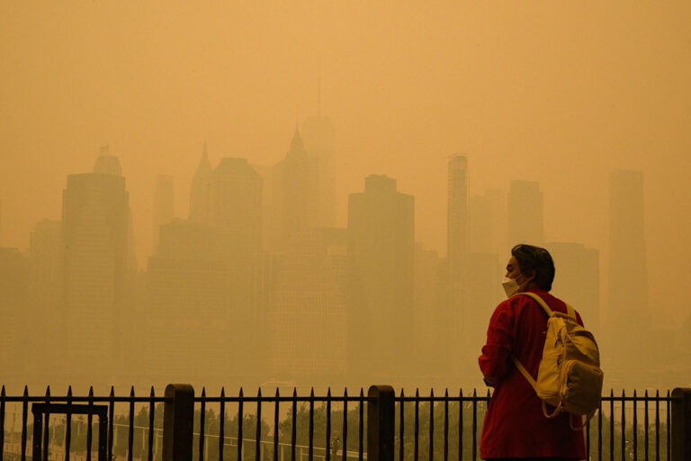 new york, ceata portocalie, poluare, fum, incendiu canada