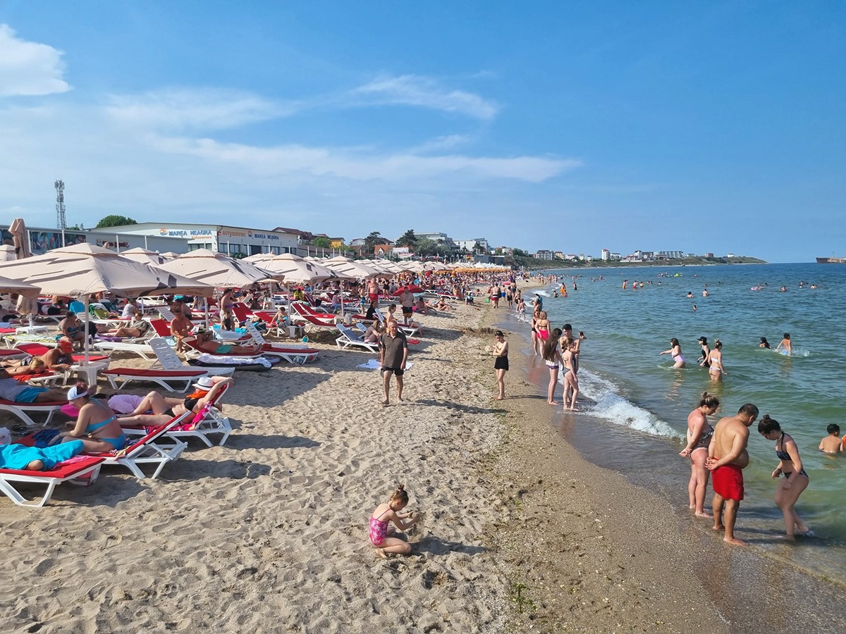 litoral plaja sezon estival costinesti