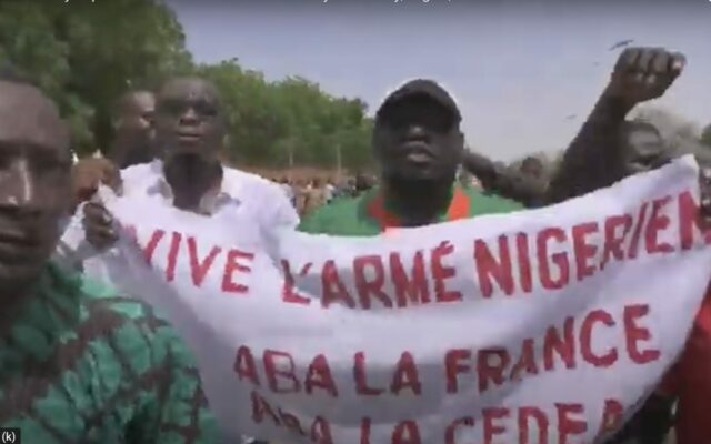 Proteste Ambasada Frantei Niger