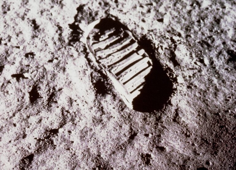 urma lăsată de Buzz Aldrin pe Lună