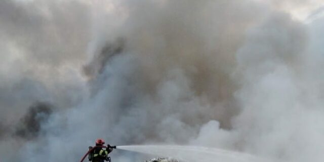 pompier incendiu groapa de gunoi, groapa de gunoi Titu