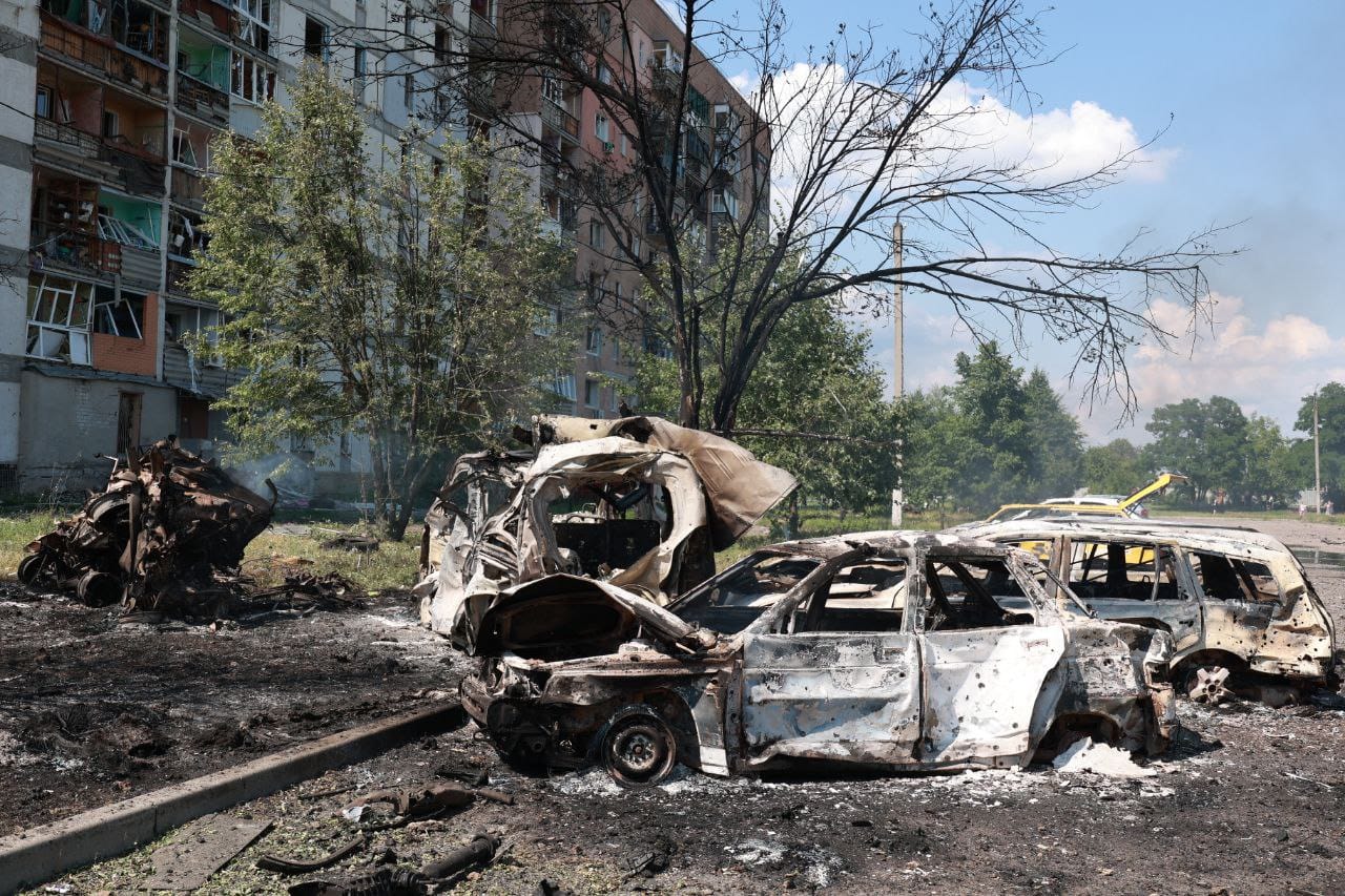 ucraina harkov atac cu racheta masini arse