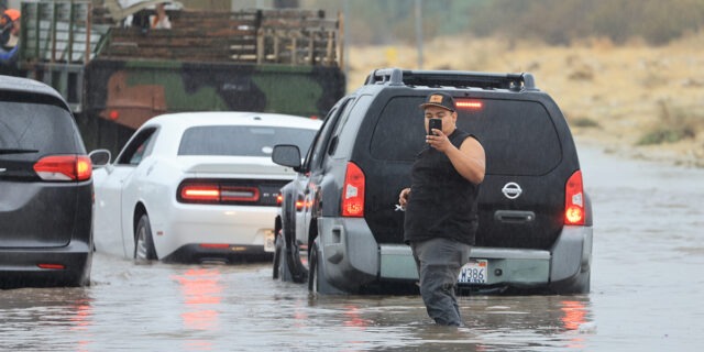 inundatii apa california furtuna