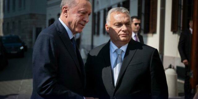 Erdogan în vizita la Budapesta