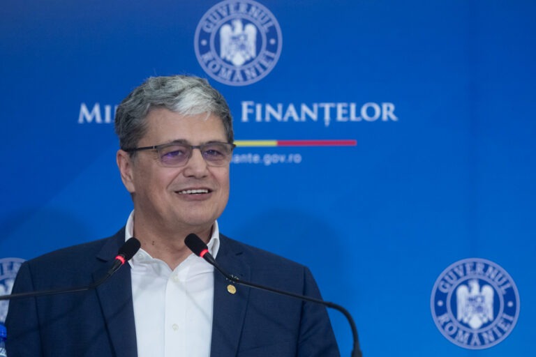 Marcel Bolos, ministrul Finantelor