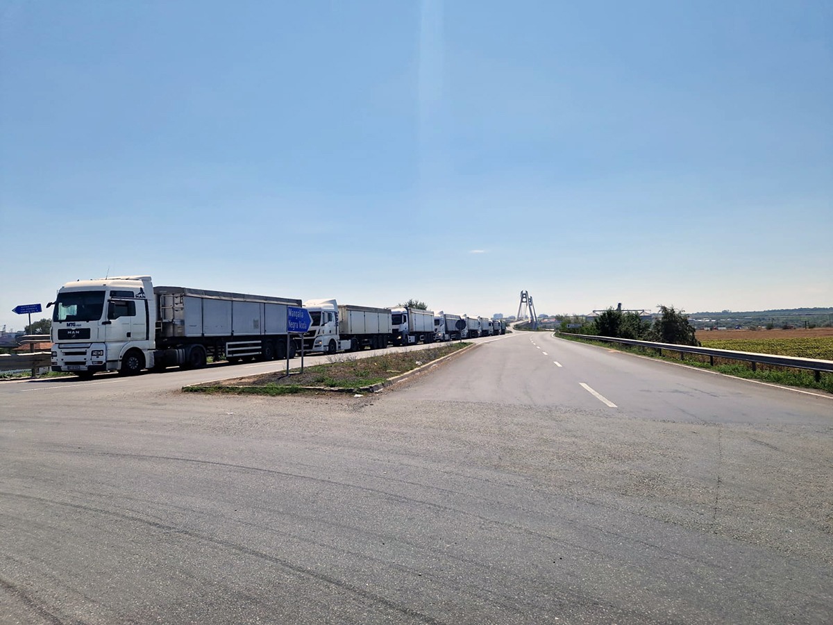 TIR-uri, tiruri, coada tiruri, cereale ucraina, portul constanta, camioane, port sud agigea