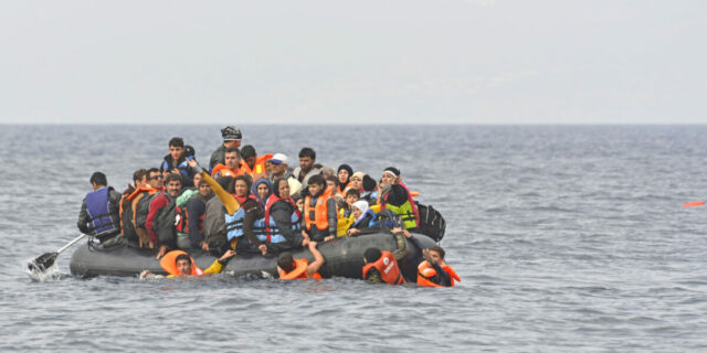 migranti, refugiati, mare, ocean, mediterana