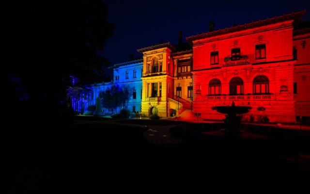 palatul cotroceni iluminat in culorile drapelului, ziua limbrii romane