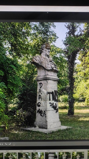 Bust Goethe vandalizat/ București/ sursa: Monument For 