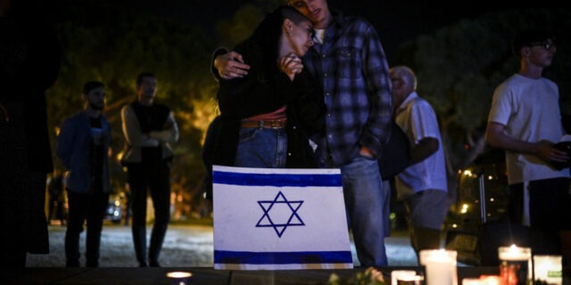 israel morti masacru hamas steag