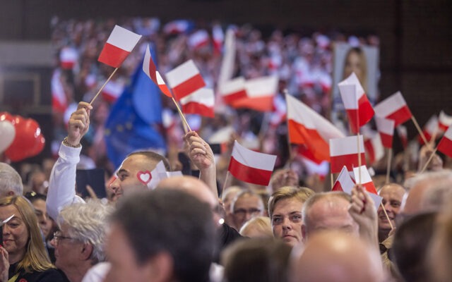steag polonia alegeri pis coalitia civica donald tusk jaroslaw kazcinsky
