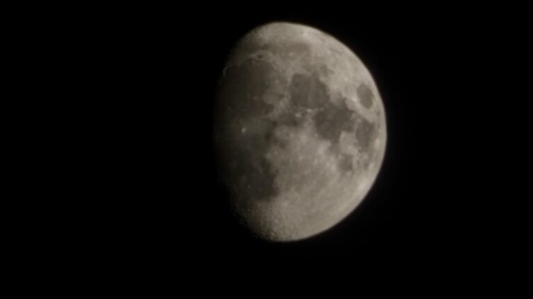 luna satelit pamant eclipsa foto g4media
