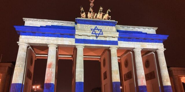 Poarta Brandenburg, culori drapel Israel