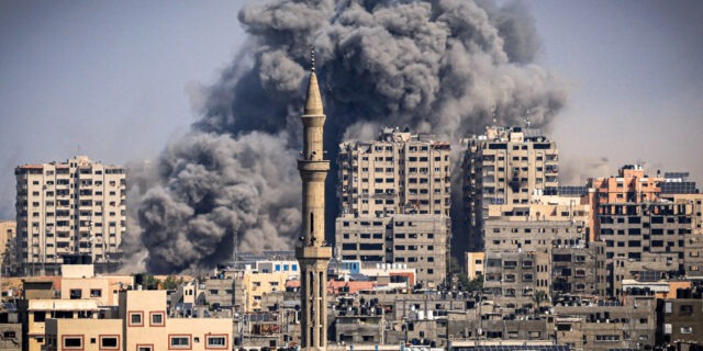 fasia gaza, racheta, rachete, razboi israel, hamas, palestina, bombardamente israeliene, orientul mijlociu, fum, explozie, lovitura, atac aerian, hamas