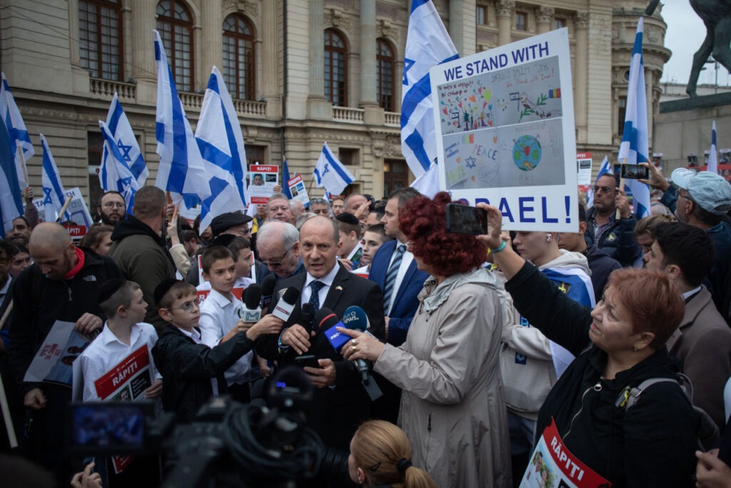 Israel, protest sustinere, Ambasada Israelului, razboi Israel Hamas, ambasadorul Israelului la București, Reuven Azar