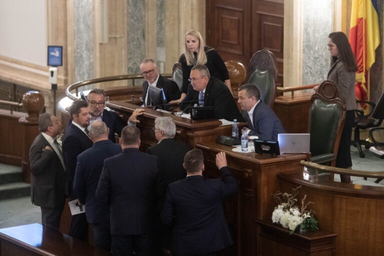 Senat, senatori, vot legea pensiilor, Nicolae Ciuca, presedintele Senatului