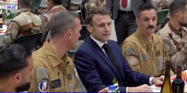 Macron cina trupe militare Iordania