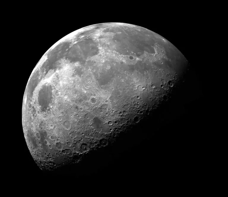 luna spatiu cosmin astronomie