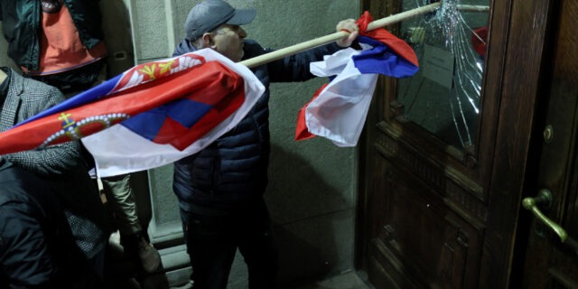 proteste serbia, alegeri locale, parlamentare, manifestatie, protestatari, opozitie vucic