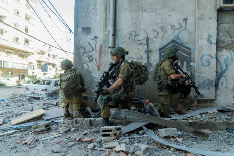 soldati israelieni gaza