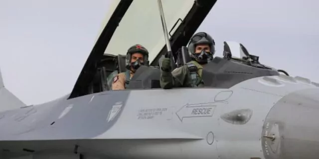 Ministerul Apărării Naţionale, F16, instuire piloti romani F16