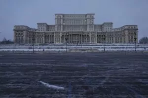 Palatul Parlamentului, Piața Constituției