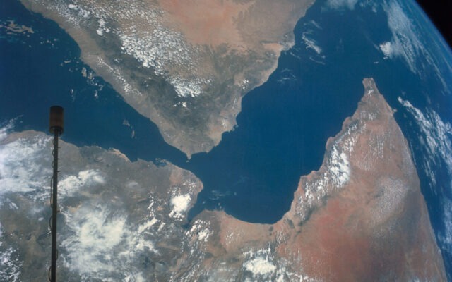marea rosie, oceanul indian, stramtoarea, Bab el-Mandeb, bab al-mandeb bab el mandeb, bab al mandeb, rebeli houthi, ruta maritima, transport global