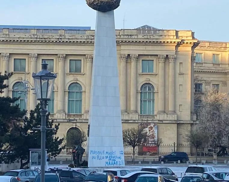 vandalism vandalizare monumentul revolutiei