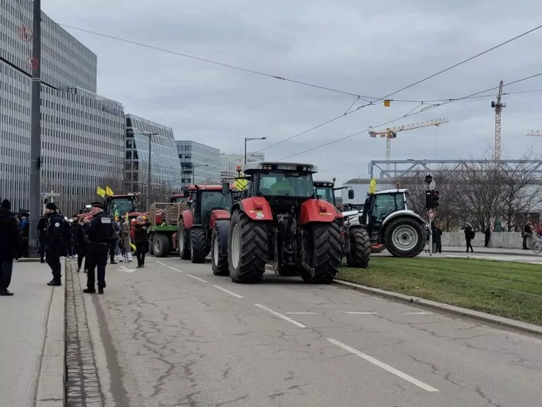 protest fermieri strasbourg, protest agricultori strasbourg