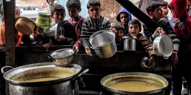 palestina, razboi, copii, refugiati, foame, alimente, ajutoare, rafah, gaza, mancare