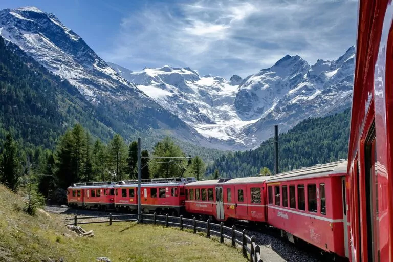Bernina Express, tren Italia, tren Alpi, calatorii, vacanta, turism