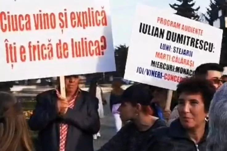 protest anti-iulian dumitrescu