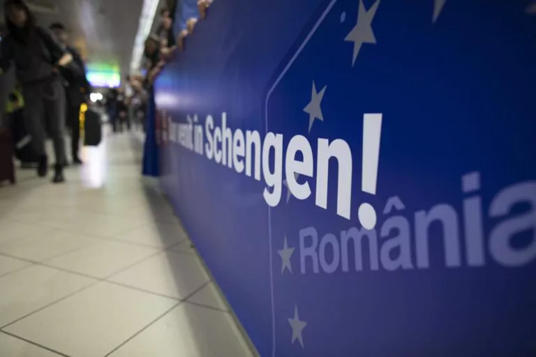 air schengen primii pasageri aeroport otopeni henri coanda calatori concediu plecari sosiri (5)