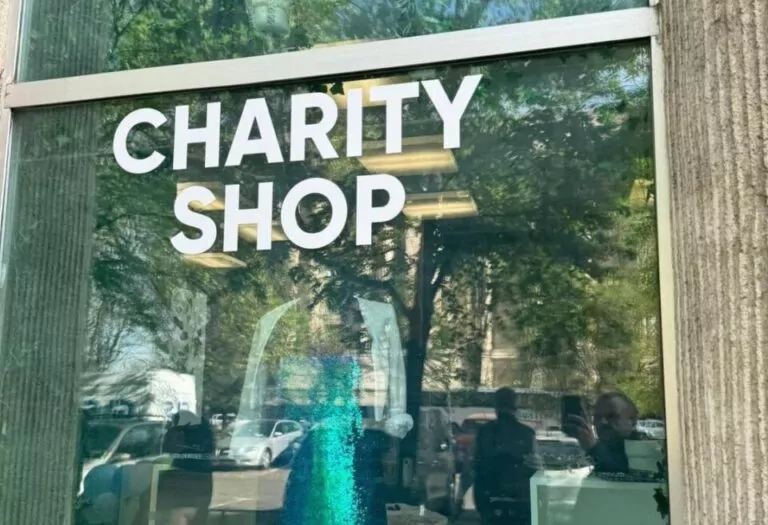 charity shop magazin caritabil