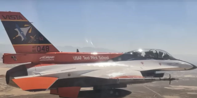 Avion F-16, inteligenta artificiala
