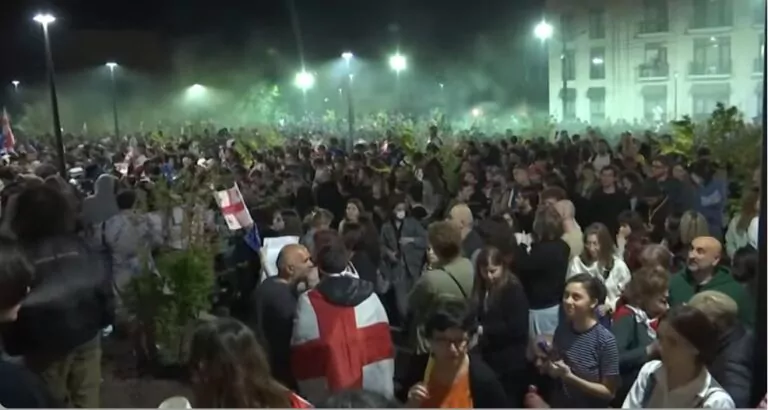 protestatari manifestanti georgia